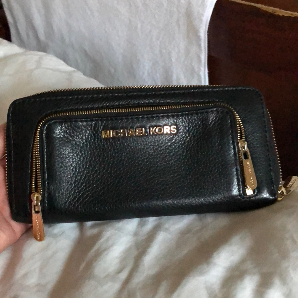 Michael kors wallet